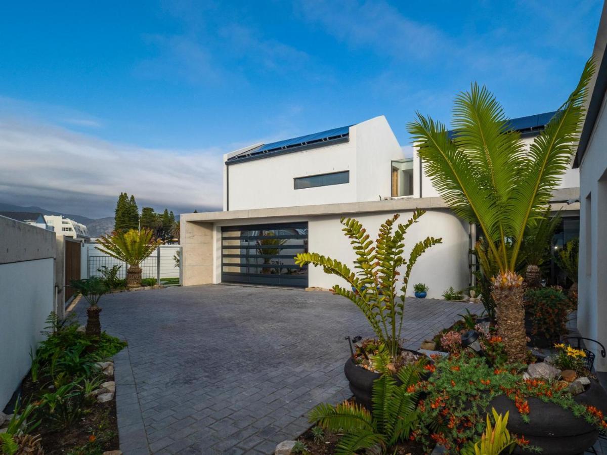 Boutique Ocean Views - Incorporating Wendy'S Hotel Hermanus Exterior foto
